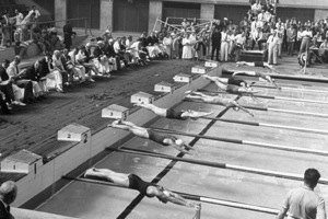 Swimming-London-Olympics-1948.